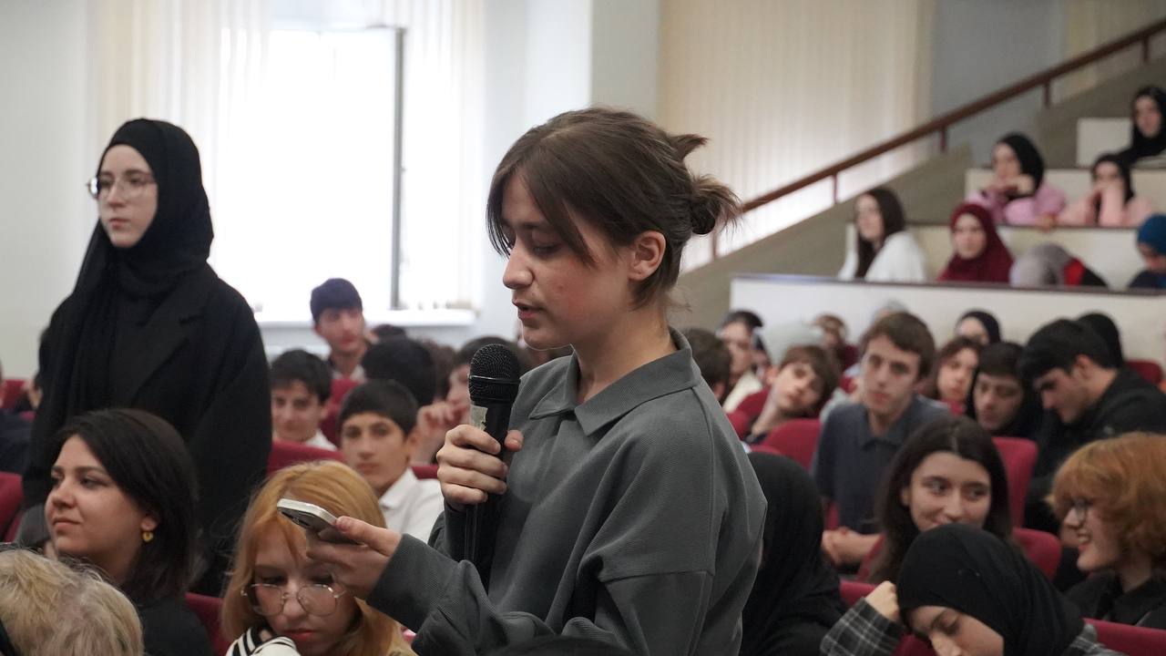 📚Сегодня в Гуманитарно-педагогическом колледже прошла встреча с нашим студентом 1 курса юриспруденции и участником СВО – Алибековым Мухаммадом Абдулму...